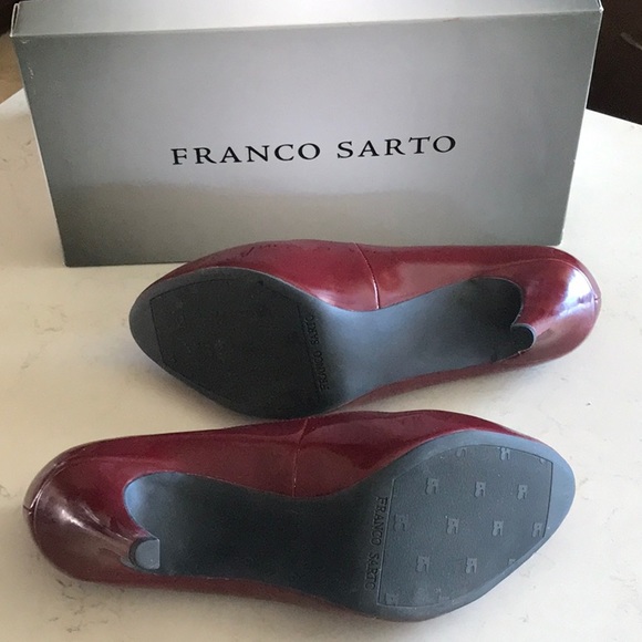 Beautiful Red Pump - Picture 4 of 5